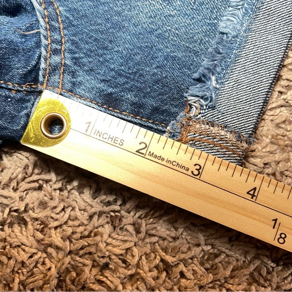 Aeropostale High Waisted Denim Distressed Mom Jean Shorts Size 10 - Picture 10 of 10